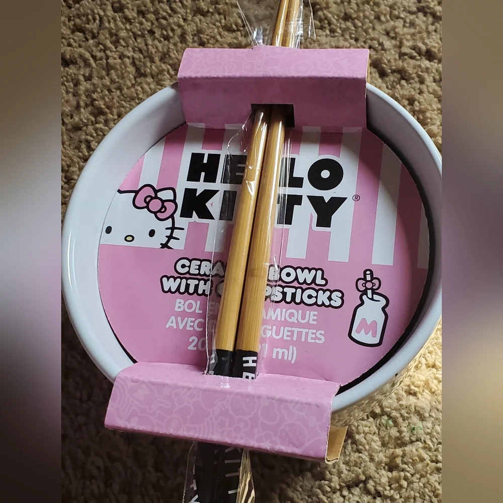 Hello Kitty Ramen Bowl & Chopsticks - Picture 2 of 8